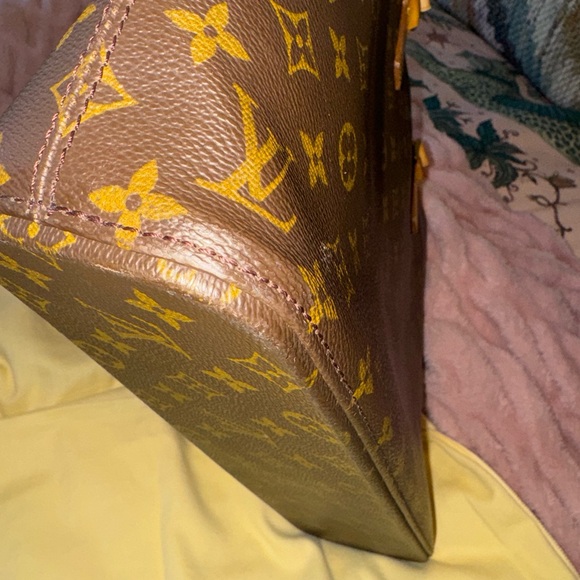 Authentic LV Tote - Picture 14 of 17